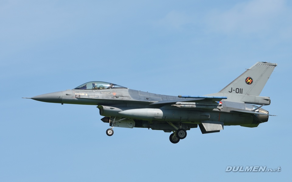 F-16AM J-011 312sqn